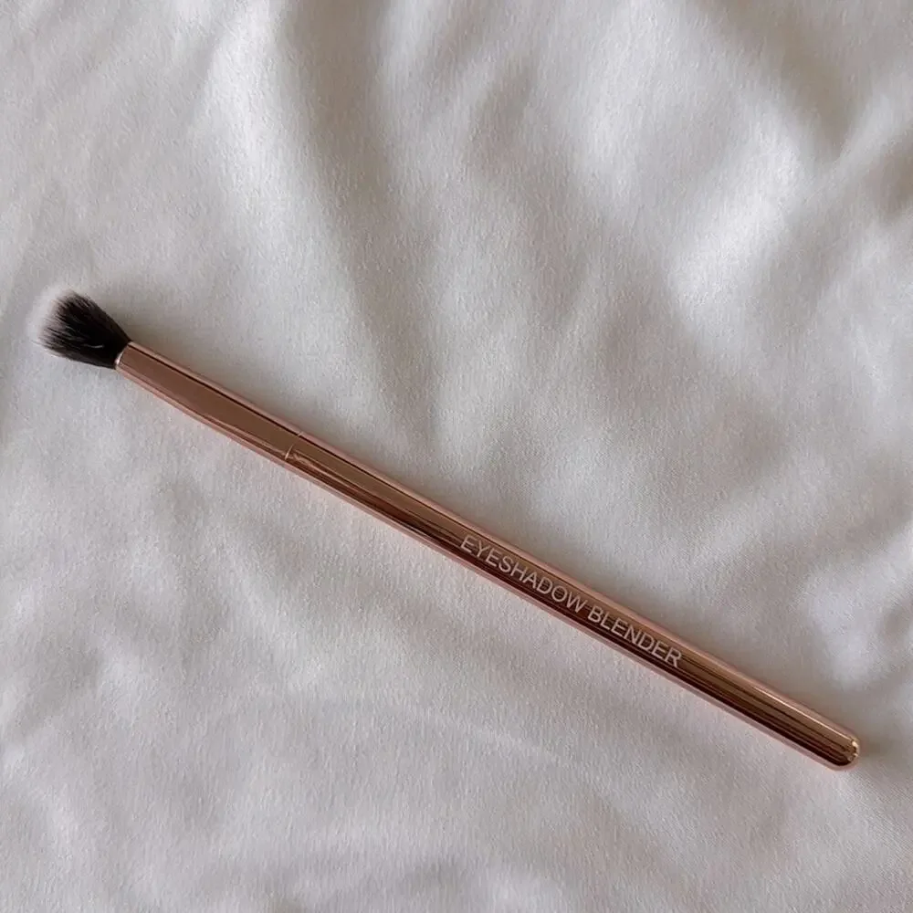 Chica beauty rose gold eyeshadow blender brush